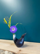 Load image into Gallery viewer, Perching Bird Vase